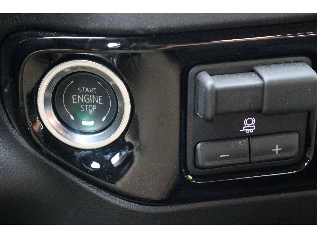Certified 2026 Chevrolet Silverado 1500 RST AWD/4WD image 18
