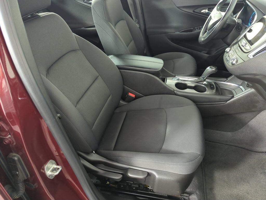 Used 2016 Chevrolet Malibu LT FWD image 34