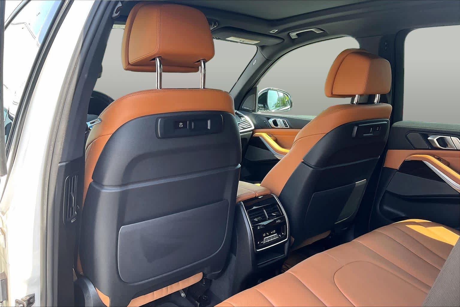 Used 2021 BMW X5 xDrive40i w/ M Sport Package AWD/4WD image 22