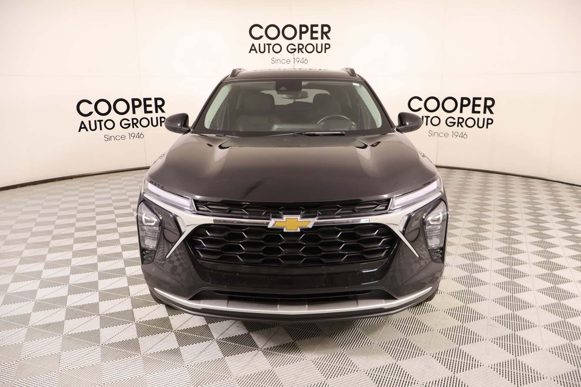 Used 2024 Chevrolet Trax LT w/ LT Convenience Package FWD image 9