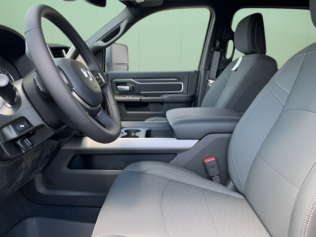 New 2025 RAM 2500 Big Horn AWD/4WD image 18