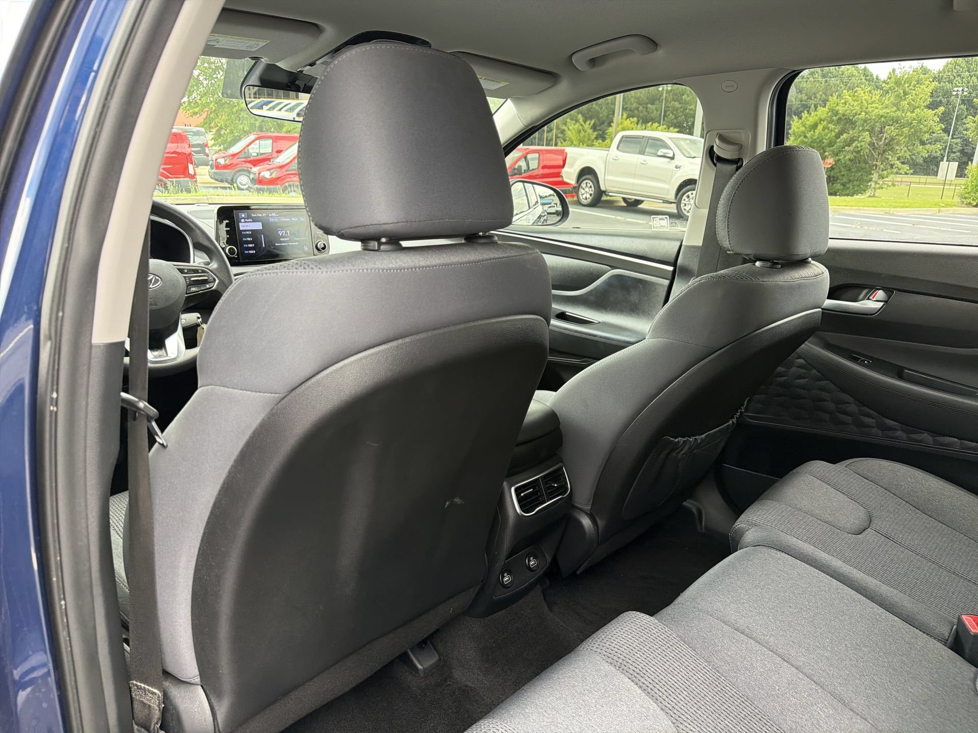 Used 2021 Hyundai Santa Fe SE FWD image 17