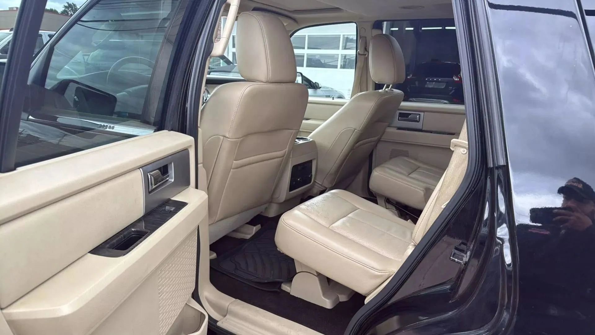 Used 2017 Ford Expedition Limited image 27