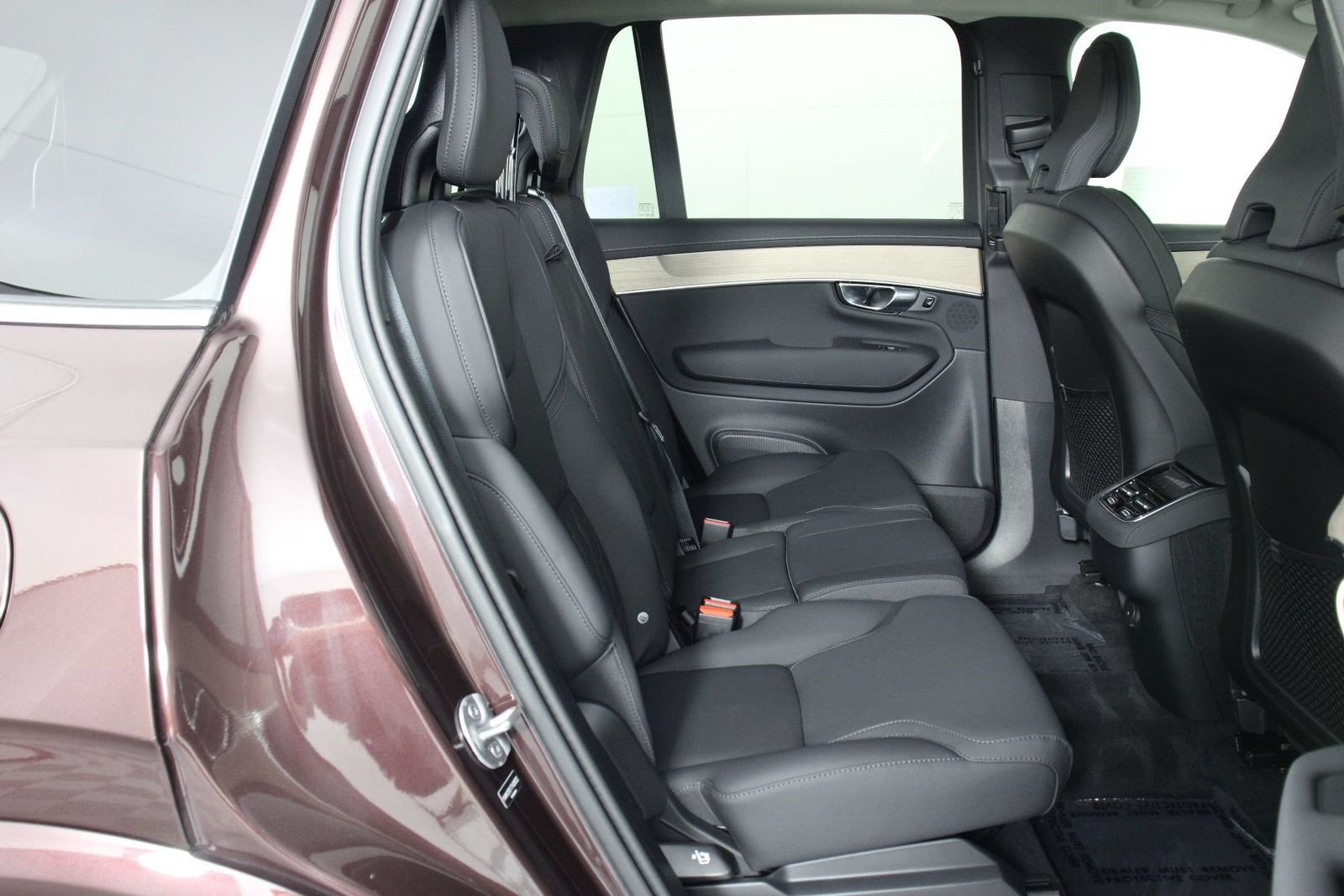 Certified 2026 Volvo XC90 B5 Plus w/ Protection Package AWD/4WD image 30