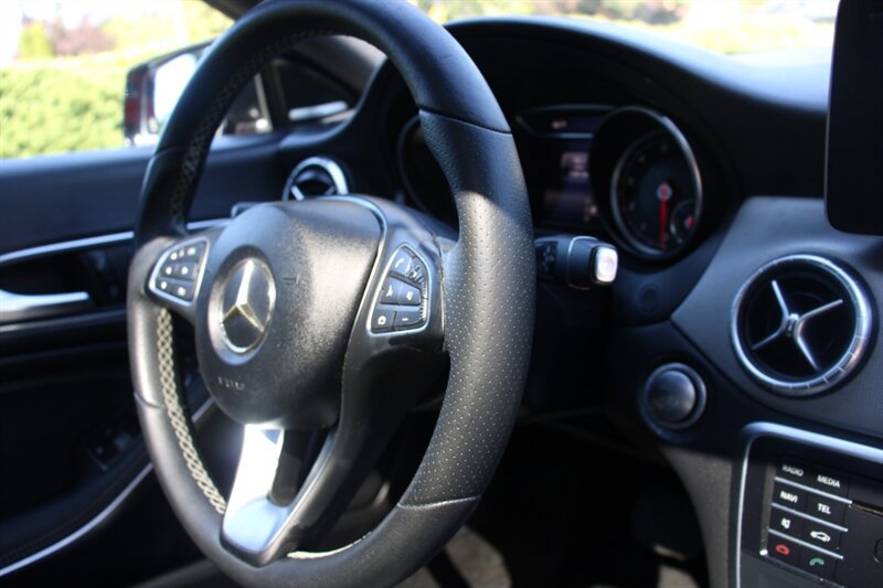 Used 2018 Mercedes-Benz CLA 250 image 10
