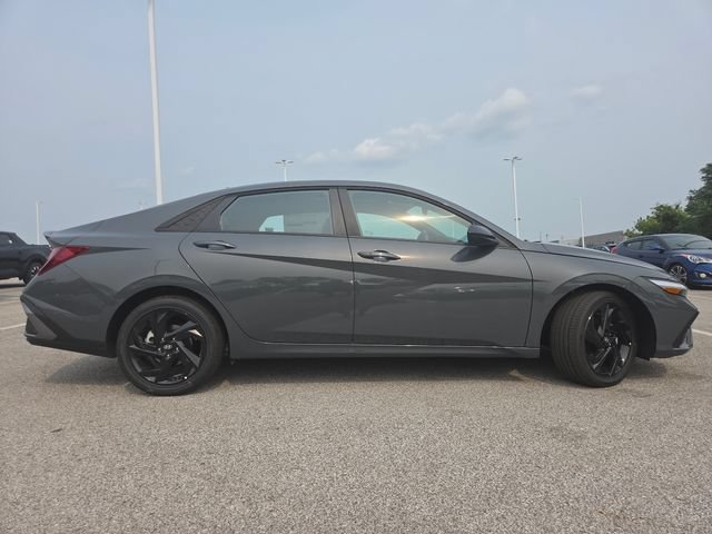 New 2026 Hyundai Elantra SEL Sport FWD image 18