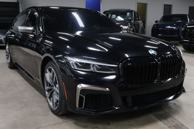 Used 2021 BMW M760i xDrive w/ Luxury Rear Seating Package image 7