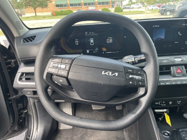 Used 2025 Kia K4 FWD image 19