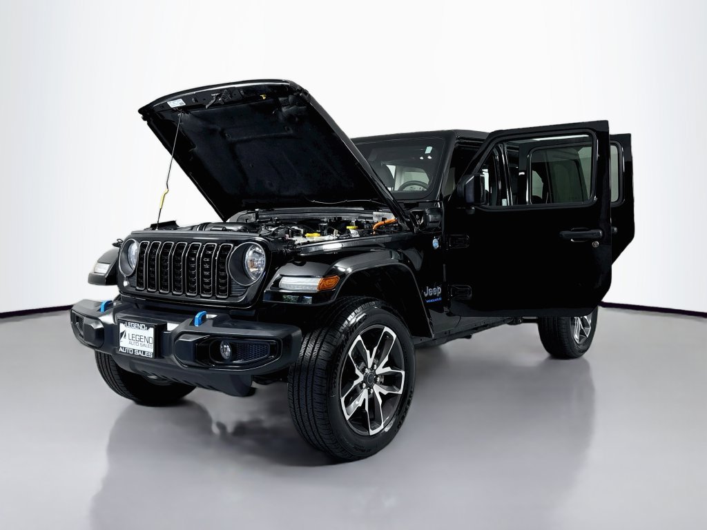 Used 2024 Jeep Wrangler Unlimited w/ Convenience Group AWD/4WD image 18
