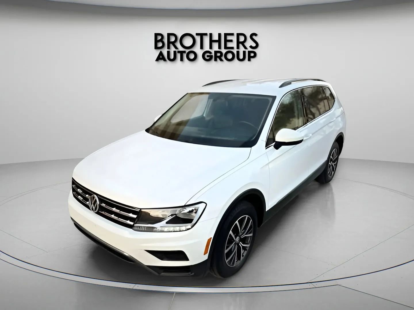 Used 2020 Volkswagen Tiguan SEL image 9
