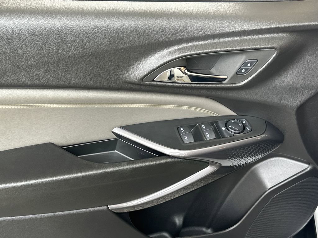 Used 2025 Chevrolet Trax ACTIV image 3