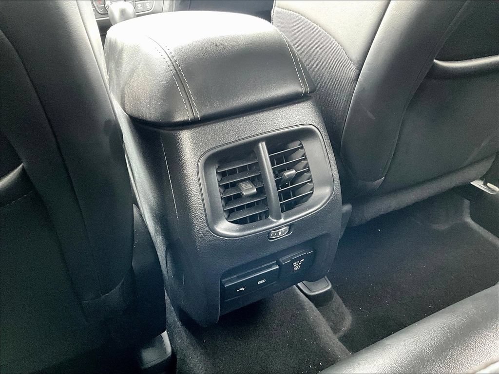 Used 2020 Jeep Cherokee Limited AWD/4WD image 13