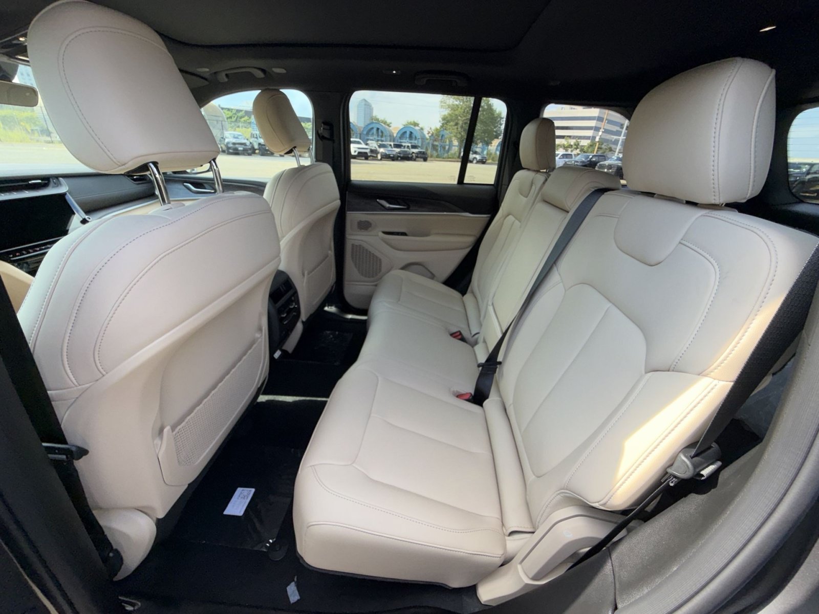 New 2026 Jeep Grand Cherokee Limited AWD/4WD image 25