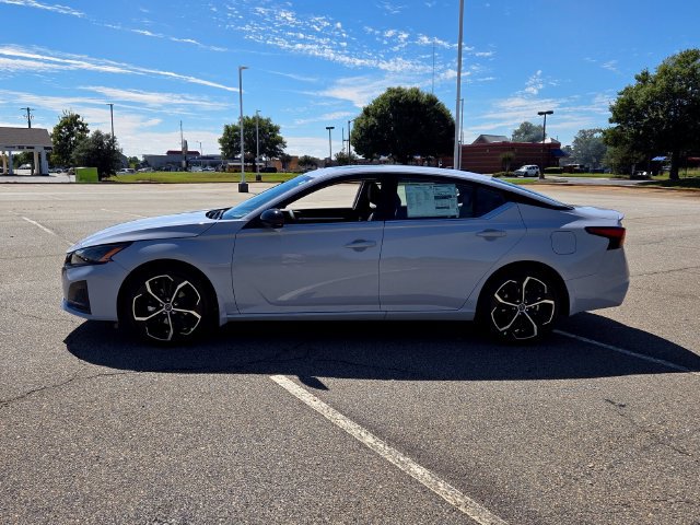 New 2026 Nissan Altima 2.5 SR w/ SR Premium Package FWD image 4