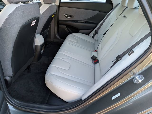 Used 2025 Hyundai Elantra Limited image 27