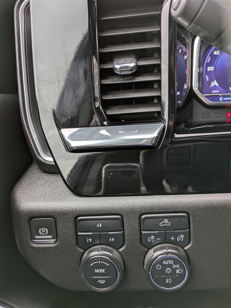 Used 2024 Chevrolet Silverado 2500 LT image 27