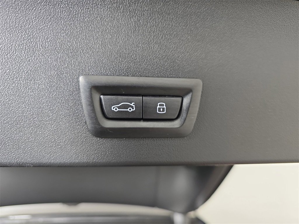 Used 2025 BMW X3 xDrive30i w/ Premium Package image 16