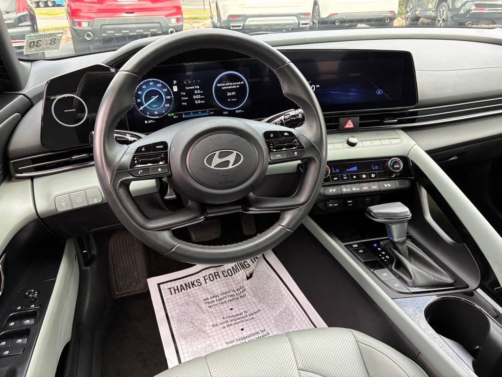 Used 2025 Hyundai Elantra Limited w/ Cargo Package FWD image 28