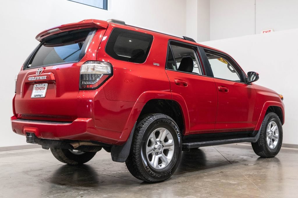 Used 2024 Toyota 4Runner SR5 AWD/4WD image 9