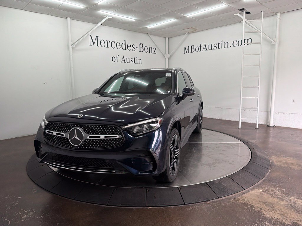 Used 2023 Mercedes-Benz GLC 300 4MATIC image 3