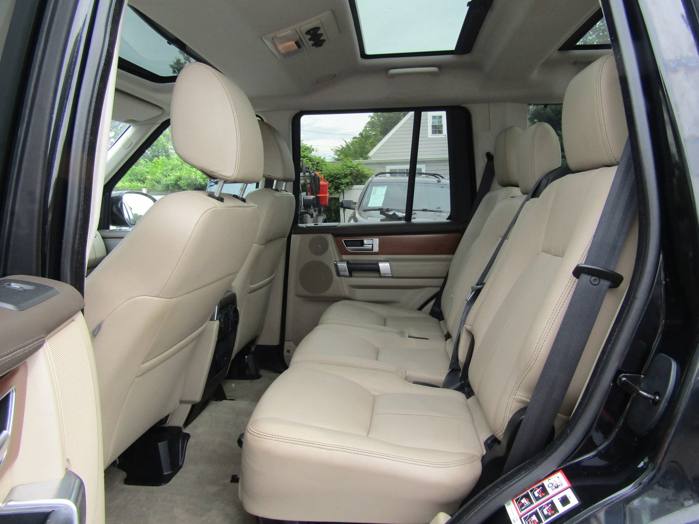 Used 2016 Land Rover LR4 HSE LUX AWD/4WD image 16