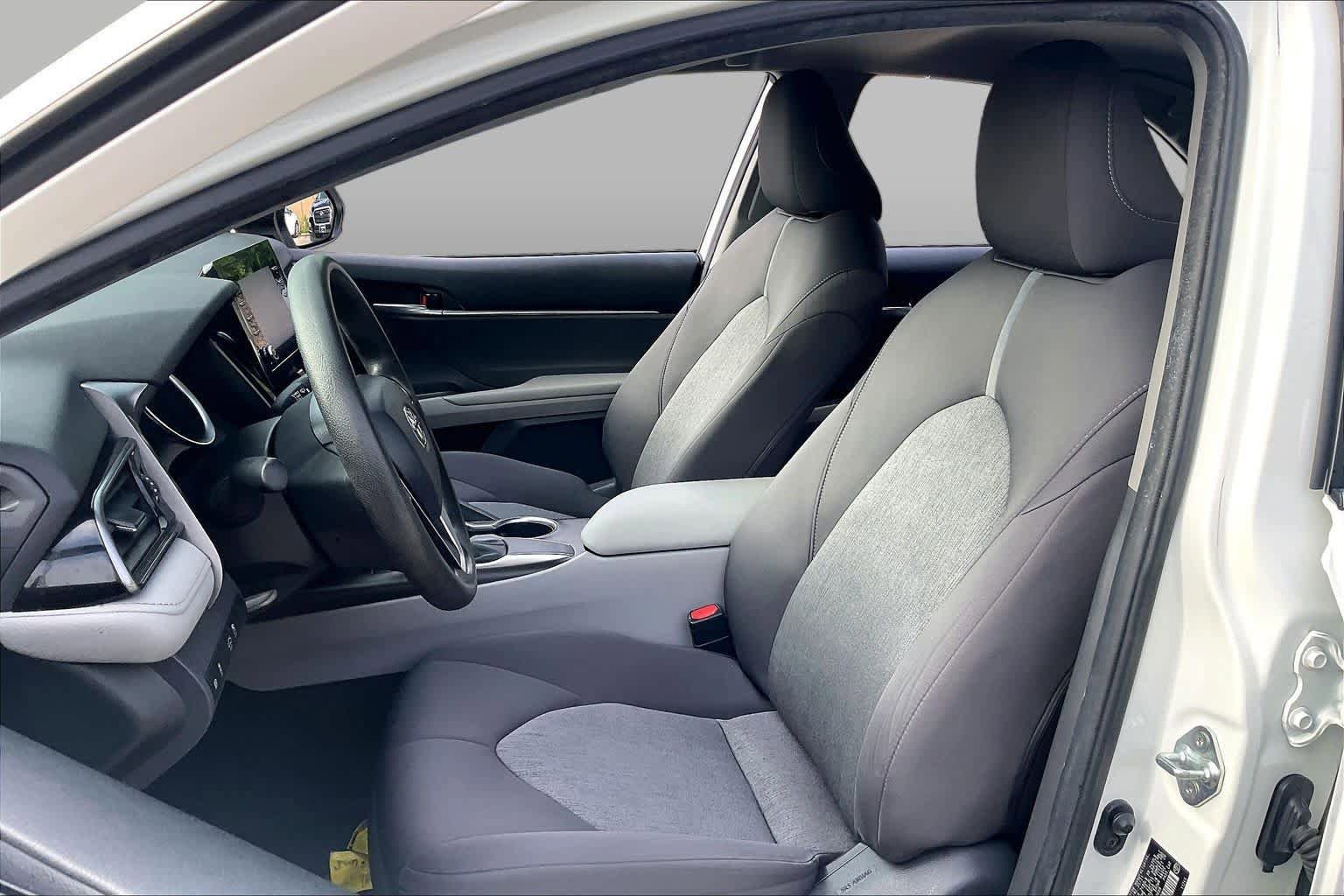 Used 2021 Toyota Camry LE w/ Carpet Mat Package (TMS) FWD image 8