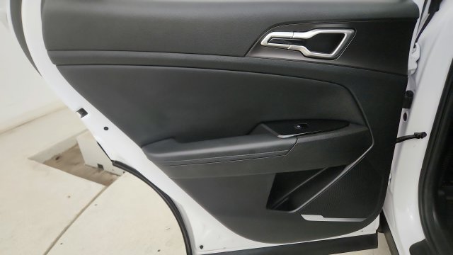 Used 2025 Kia Sportage EX FWD image 47
