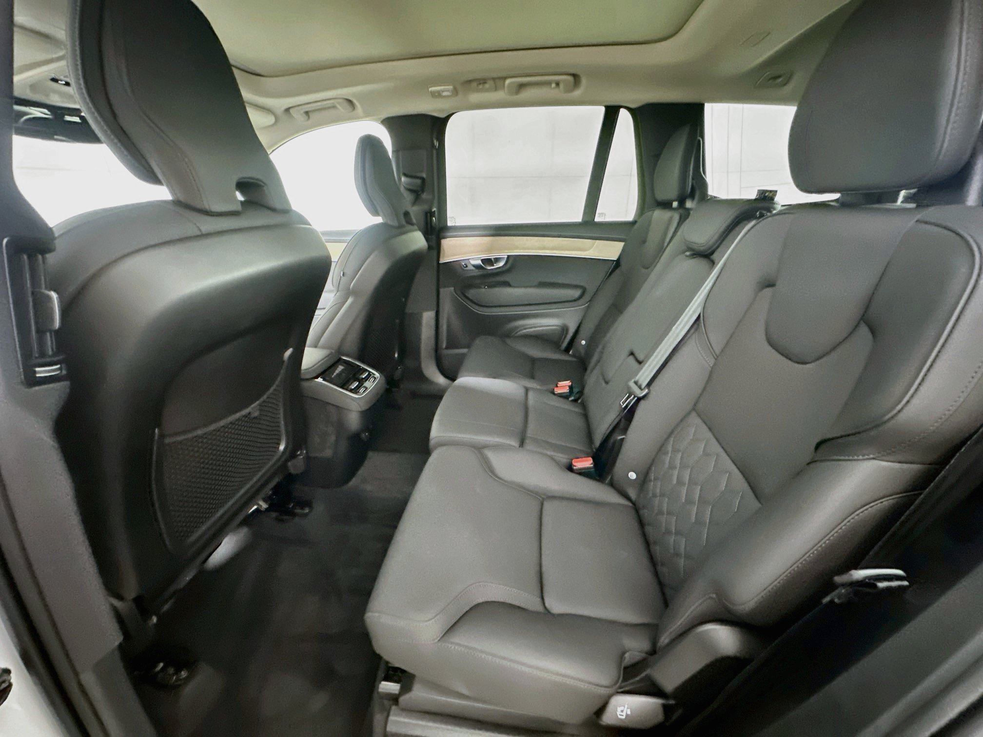 Used 2026 Volvo XC90 B6 Plus AWD/4WD image 29