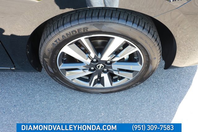 Used 2025 Nissan Versa SV image 23