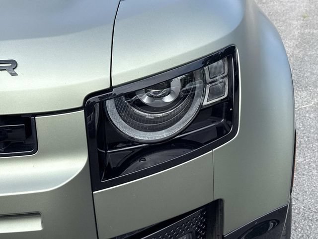 Used 2025 Land Rover Defender 130 X-Dynamic SE AWD/4WD image 10