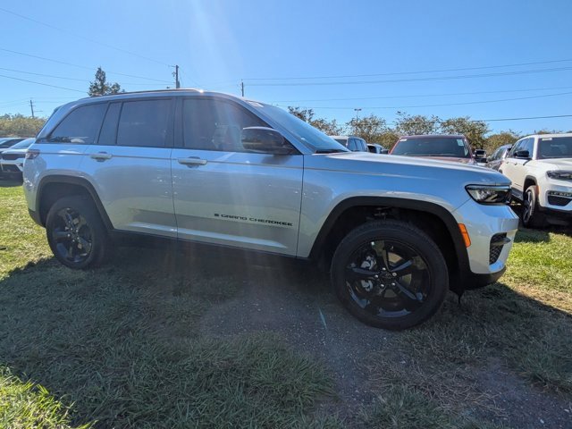 New 2025 Jeep Grand Cherokee Altitude