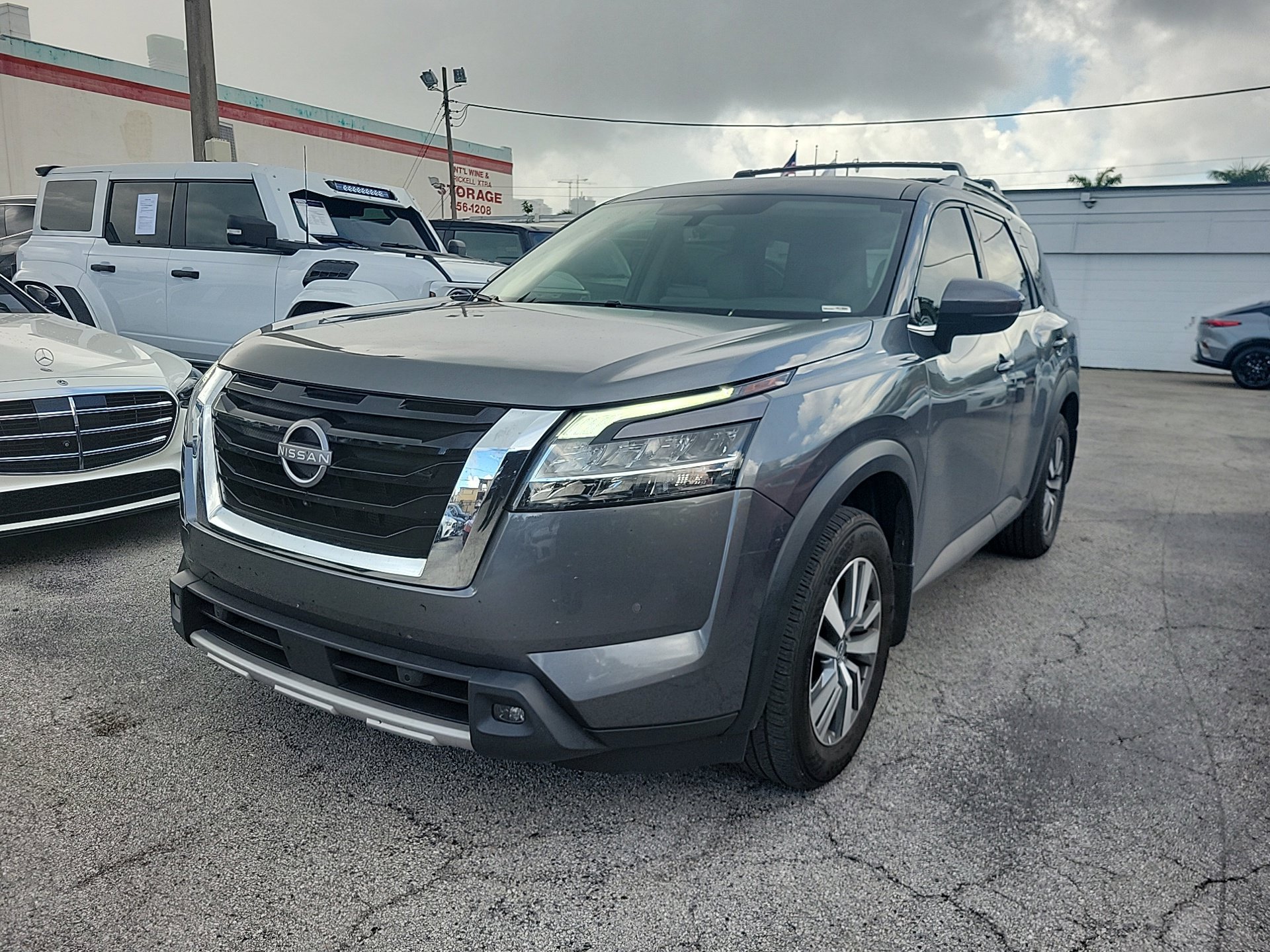 Used 2024 Nissan Pathfinder SL