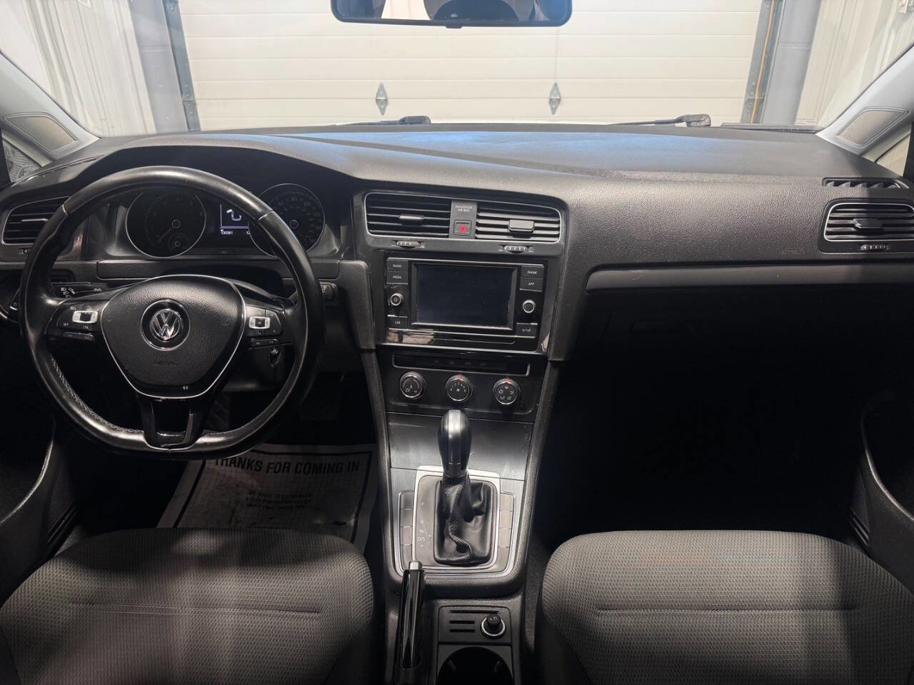 Used 2018 Volkswagen Golf S image 23