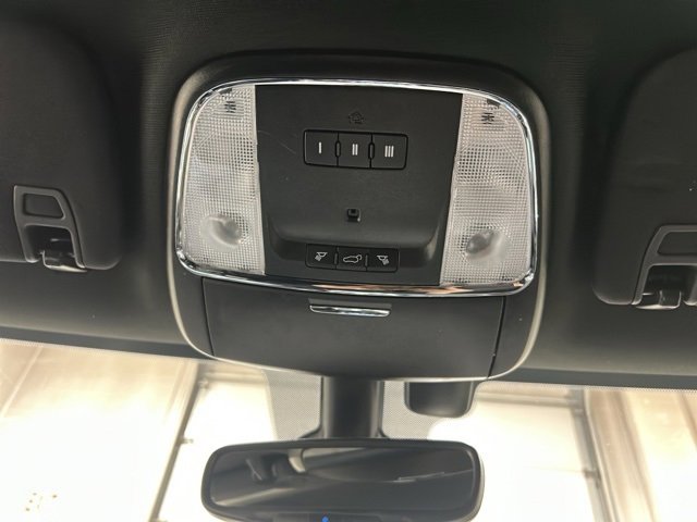 Used 2018 Jeep Grand Cherokee Limited image 22