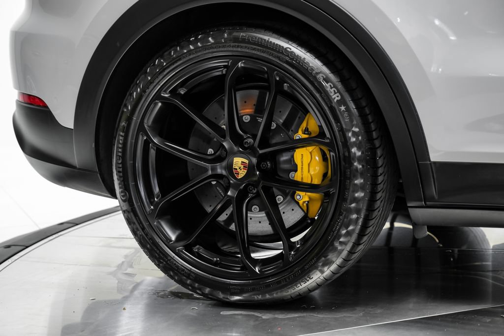 Used 2024 Porsche Cayenne Turbo GT AWD/4WD image 66
