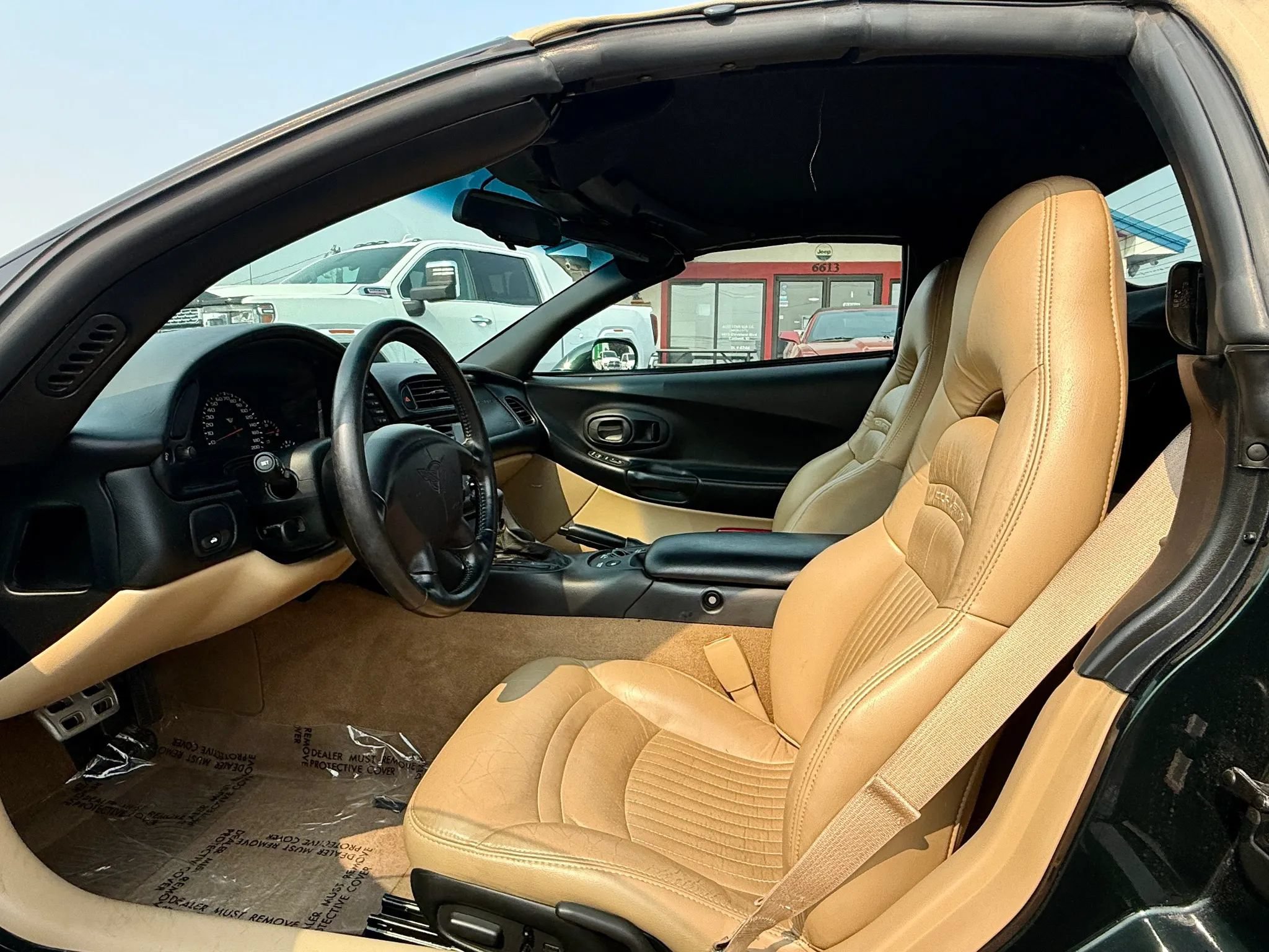 Used 2000 Chevrolet Corvette Coupe RWD image 9
