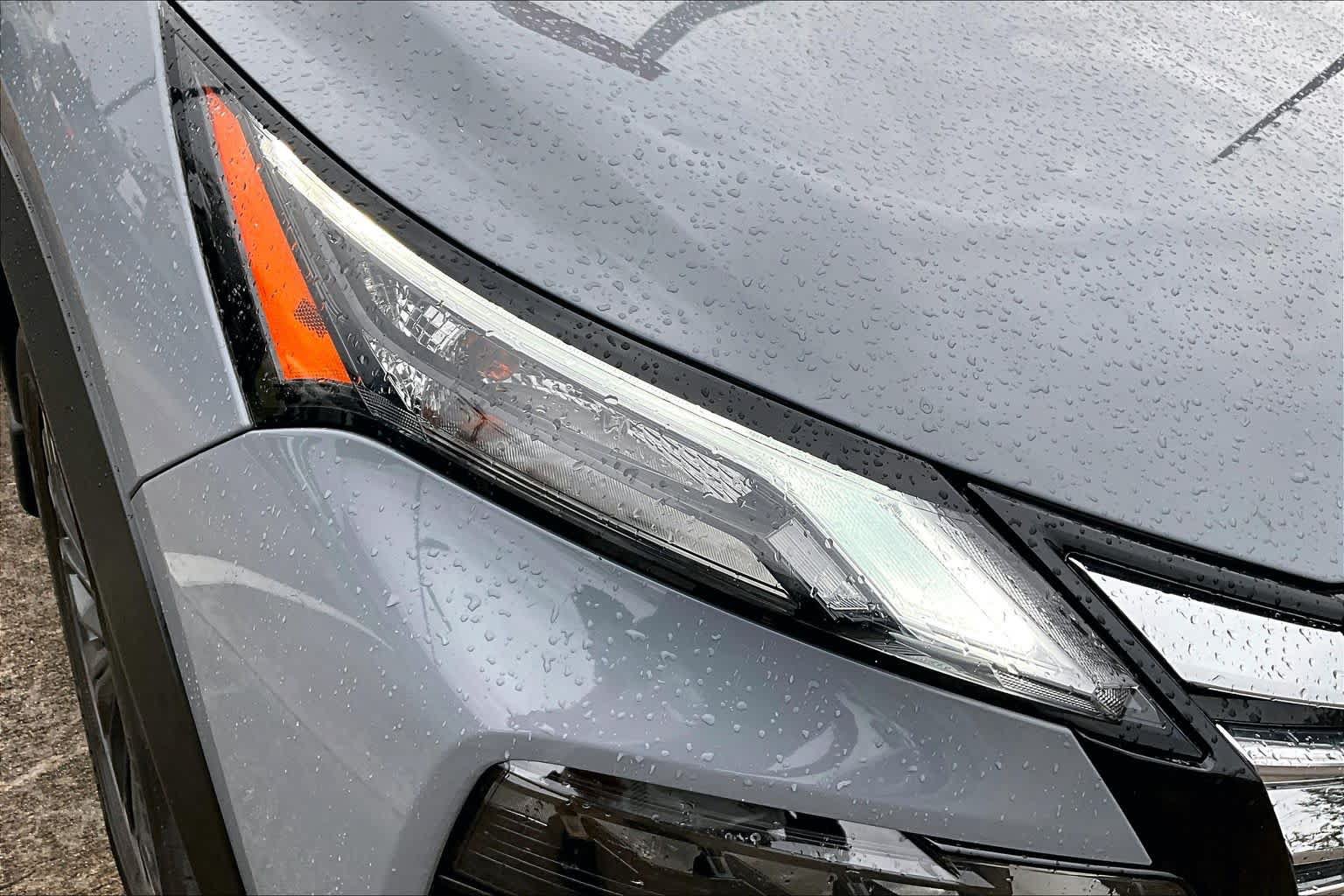 Used 2025 Nissan Rogue SL w/ Tech Package FWD image 27