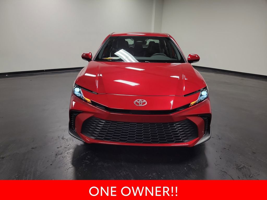 Used 2026 Toyota Camry SE image 3