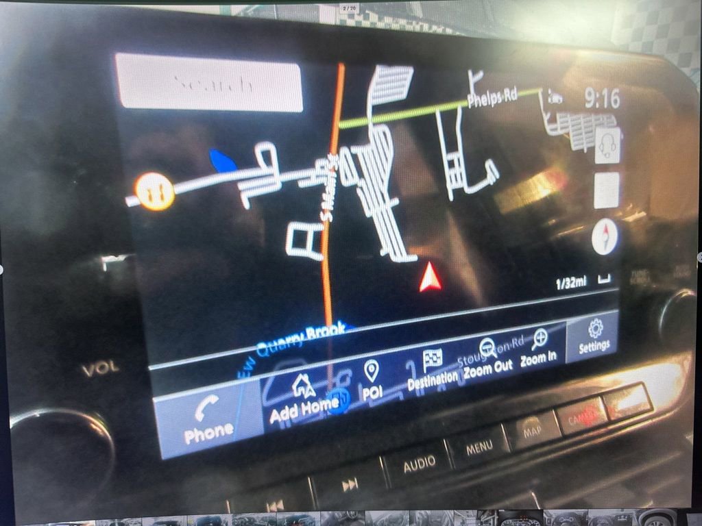 Used 2025 Nissan Pathfinder SL image 2