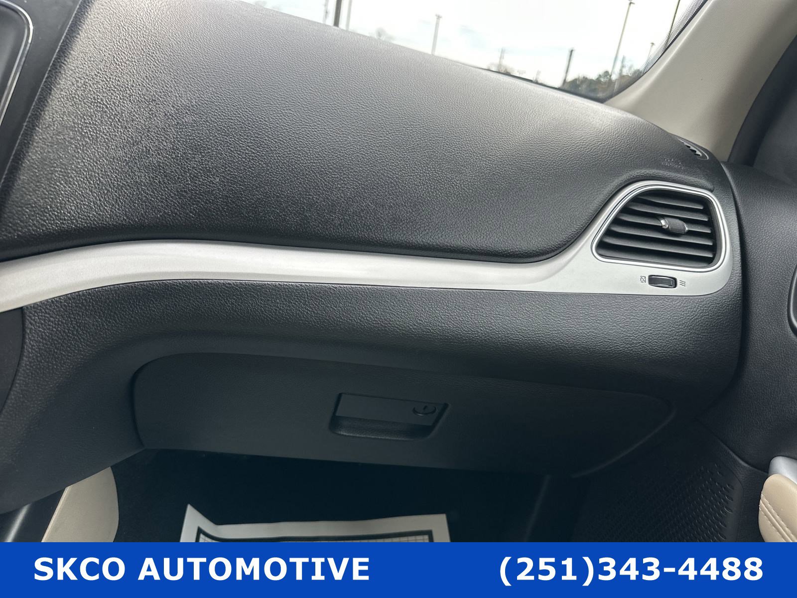 Used 2020 Dodge Journey SE image 24