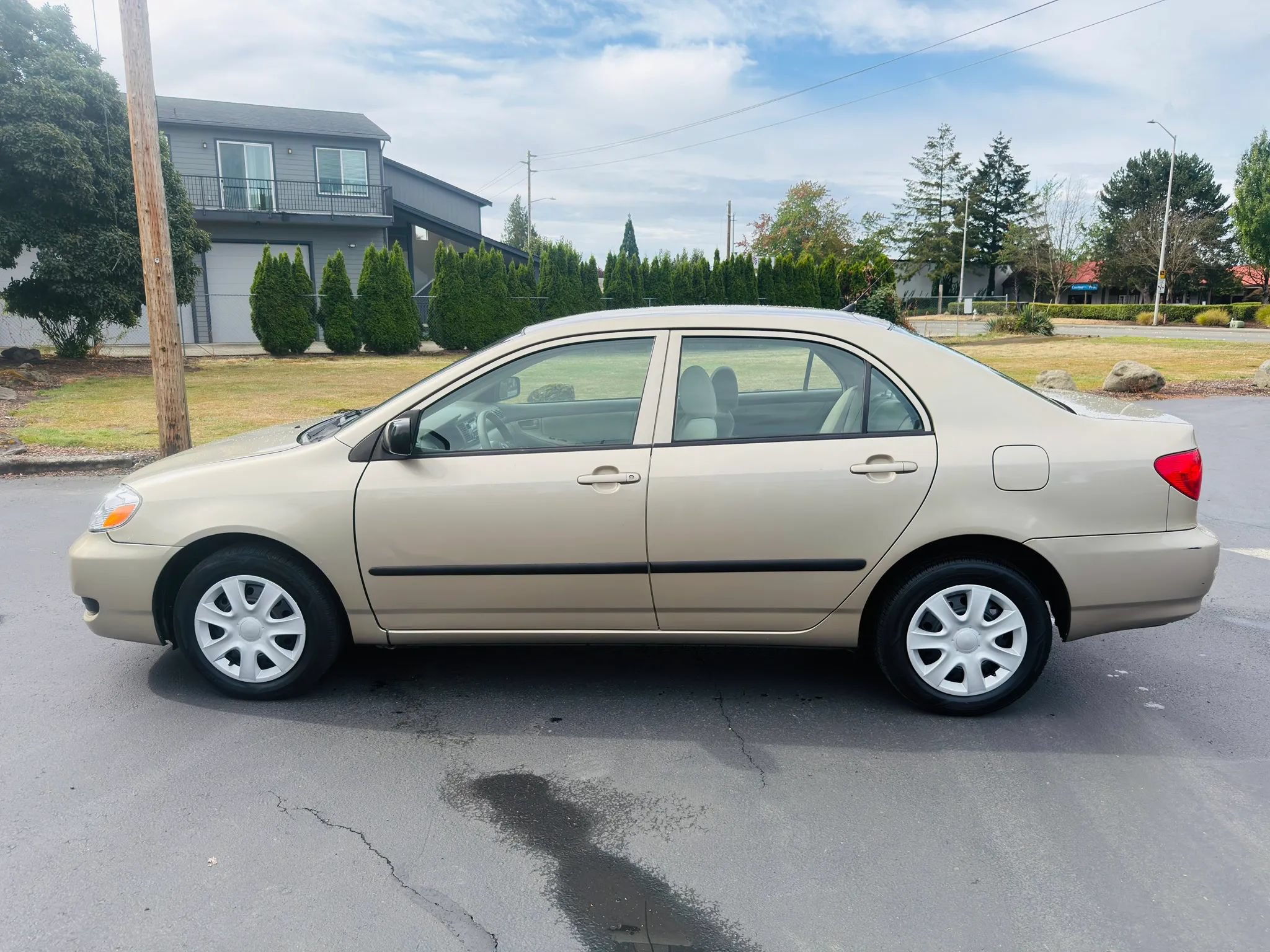 Used 2007 Toyota Corolla CE FWD image 2