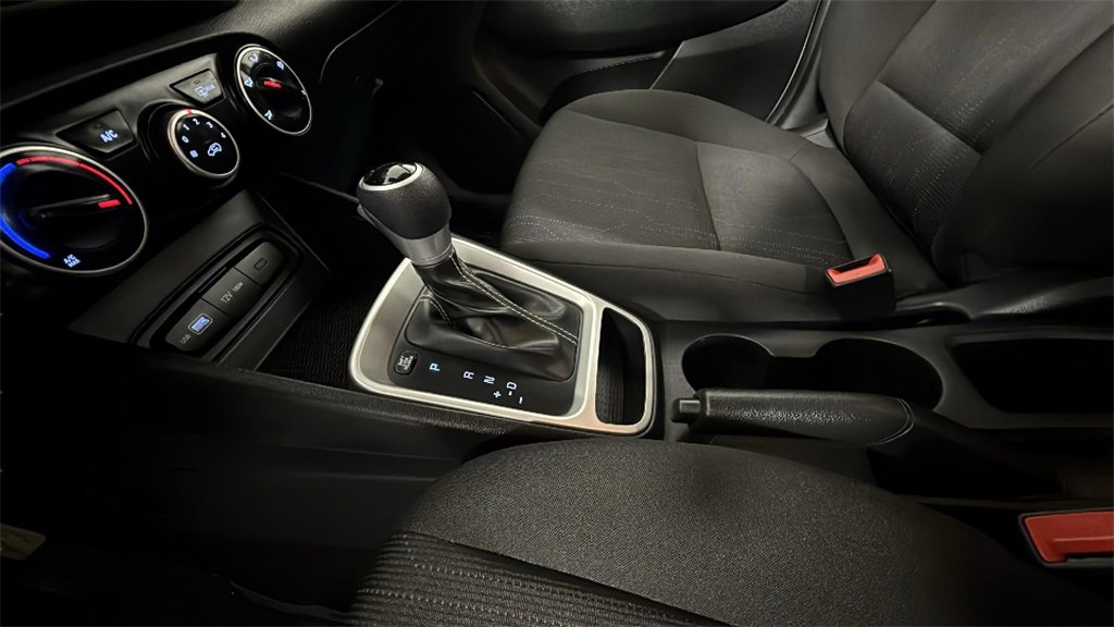 Used 2022 Hyundai Venue SE image 23