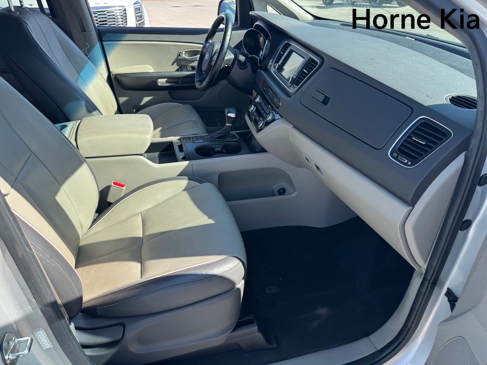 Used 2018 Kia Sedona LX w/ LX Essentials Premium Package FWD image 27