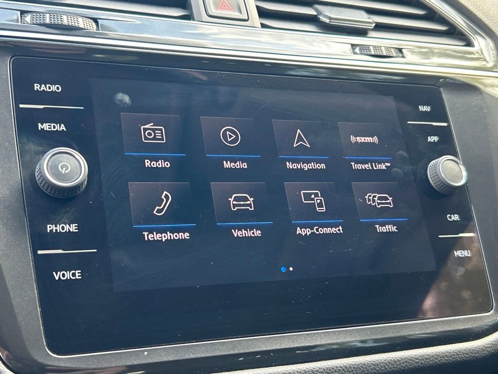 Used 2018 Volkswagen Tiguan SEL w/ 3rd Row Seat Package AWD/4WD image 30
