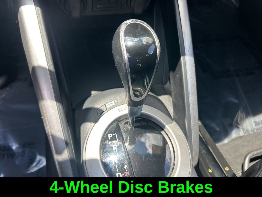 Used 2017 Hyundai Veloster image 15