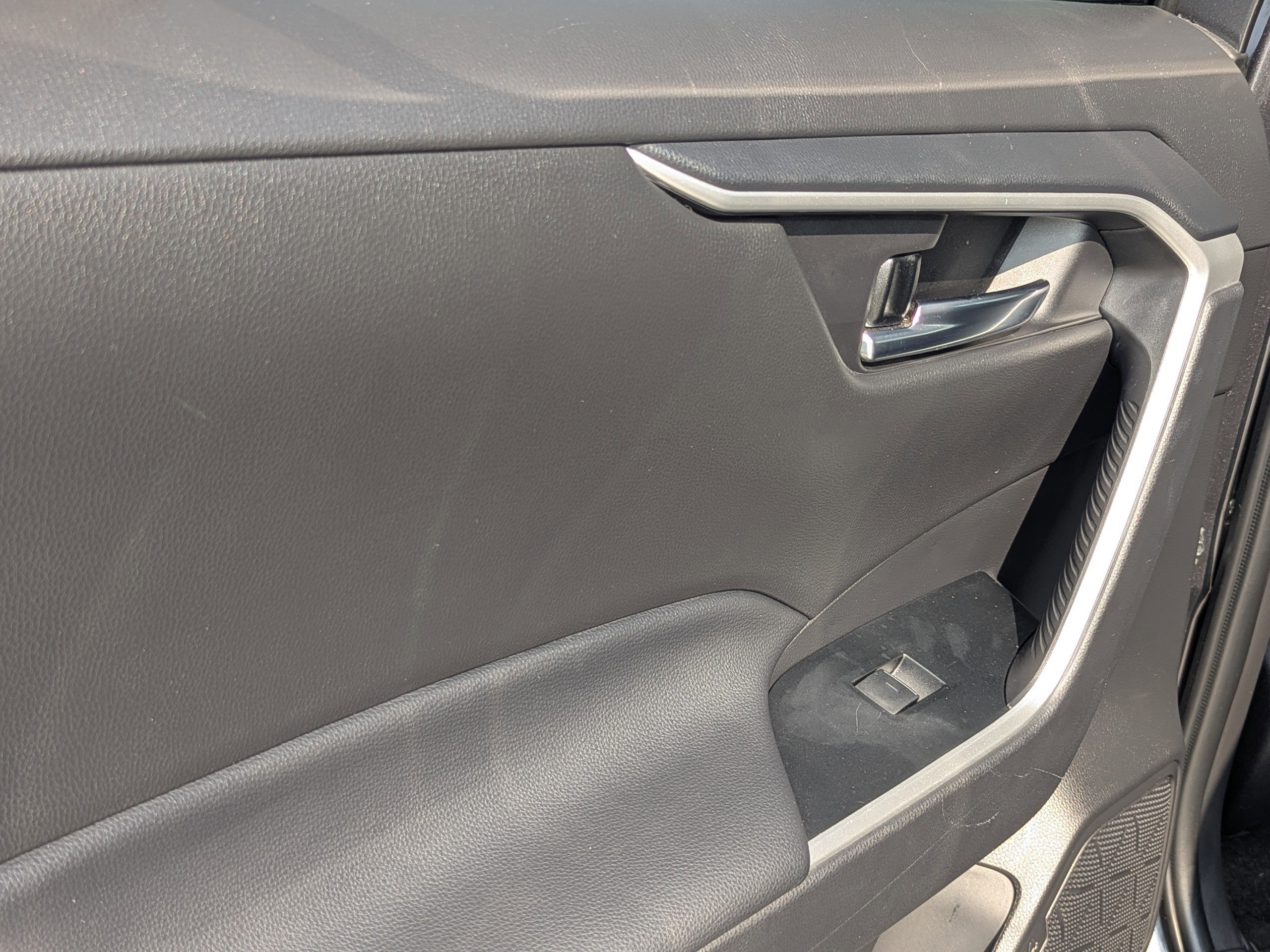 Certified 2024 Toyota RAV4 XLE w/ Convenience Package image 18