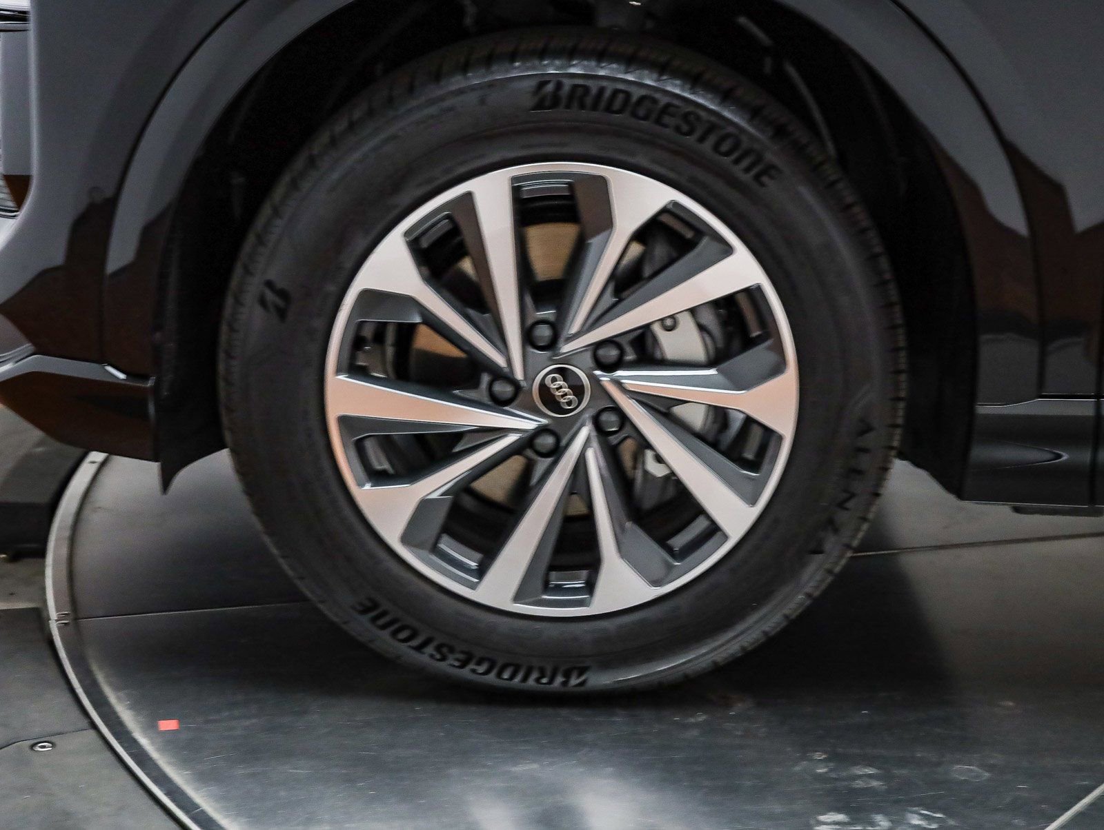 New 2025 Audi Q6 e-tron Premium AWD/4WD image 14