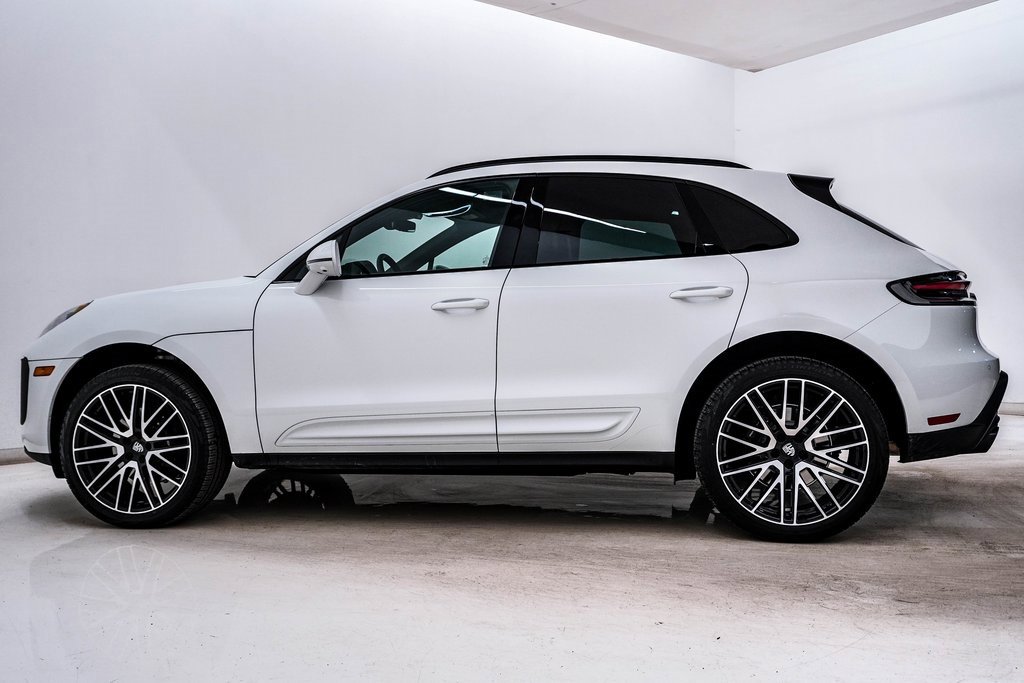 Certified 2025 Porsche Macan video 2