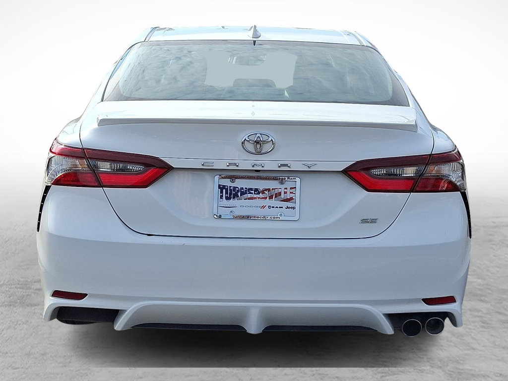Used 2023 Toyota Camry SE image 4