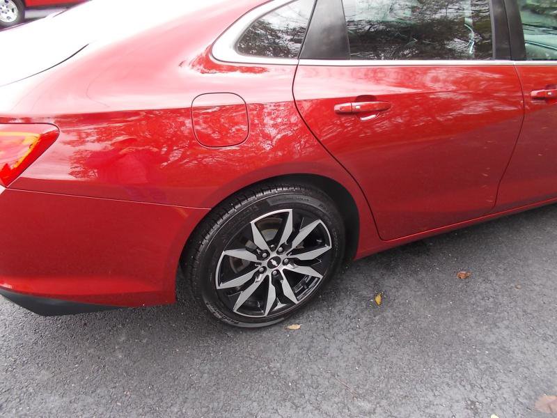 Used 2017 Chevrolet Malibu LT w/ Leather Package image 13